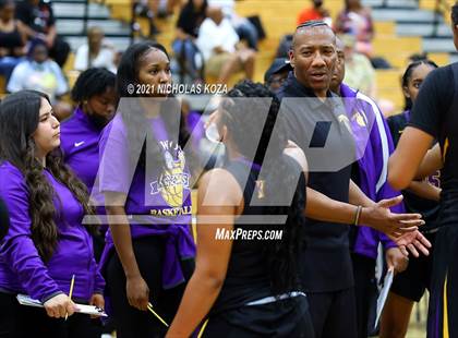Thumbnail 1 in Lynwood vs. Etiwanda (CIF State 1-AA Regional Final) photogallery.