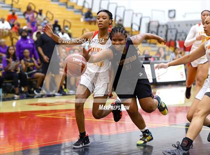 Thumbnail 3 in Lynwood vs. Etiwanda (CIF State 1-AA Regional Final) photogallery.