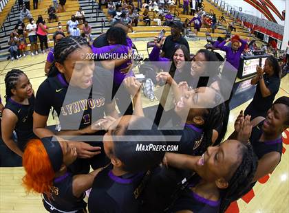 Thumbnail 2 in Lynwood vs. Etiwanda (CIF State 1-AA Regional Final) photogallery.