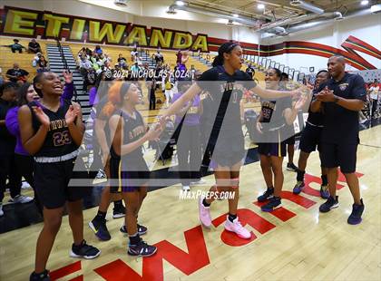 Thumbnail 2 in Lynwood vs. Etiwanda (CIF State 1-AA Regional Final) photogallery.