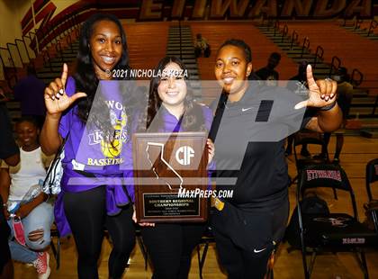 Thumbnail 1 in Lynwood vs. Etiwanda (CIF State 1-AA Regional Final) photogallery.