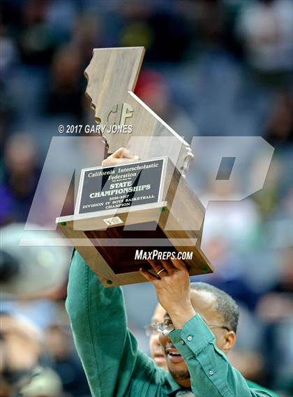 Thumbnail 2 in Helix vs St. Patrick-St. Vincent (CIF State D4 Final) photogallery.