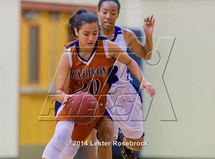 Thumbnail 3 in Madison vs Warren JV photogallery.