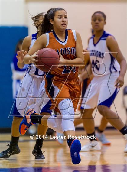 Thumbnail 3 in Madison vs Warren JV photogallery.