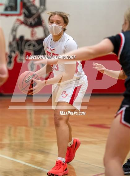 Thumbnail 2 in Regis Jesuit vs Eaglecrest (CHSAA 5A 1st Round Playoff) photogallery.