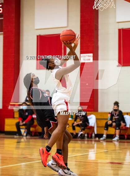 Thumbnail 3 in Regis Jesuit vs Eaglecrest (CHSAA 5A 1st Round Playoff) photogallery.