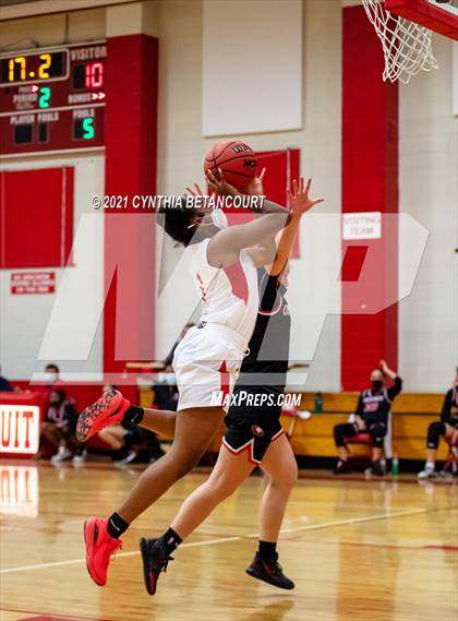 Thumbnail 1 in Regis Jesuit vs Eaglecrest (CHSAA 5A 1st Round Playoff) photogallery.