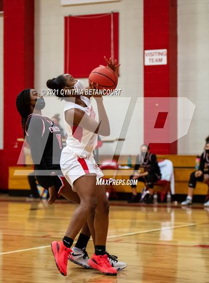 Thumbnail 2 in Regis Jesuit vs Eaglecrest (CHSAA 5A 1st Round Playoff) photogallery.
