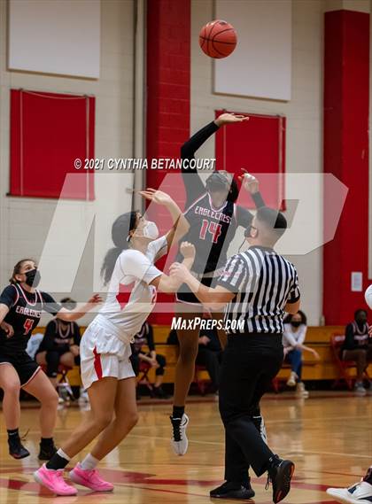 Thumbnail 1 in Regis Jesuit vs Eaglecrest (CHSAA 5A 1st Round Playoff) photogallery.