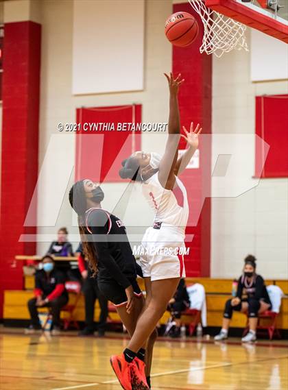 Thumbnail 1 in Regis Jesuit vs Eaglecrest (CHSAA 5A 1st Round Playoff) photogallery.