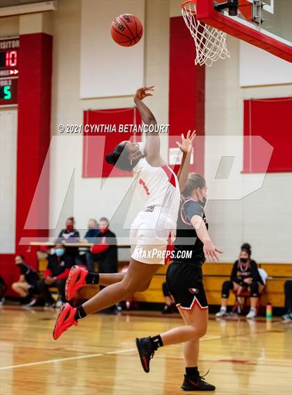 Thumbnail 2 in Regis Jesuit vs Eaglecrest (CHSAA 5A 1st Round Playoff) photogallery.