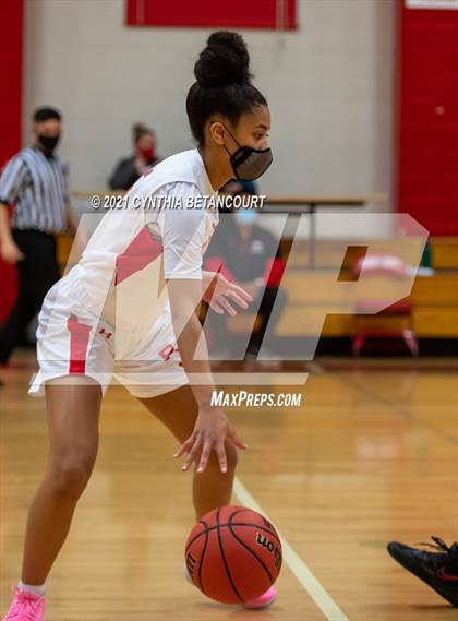 Thumbnail 3 in Regis Jesuit vs Eaglecrest (CHSAA 5A 1st Round Playoff) photogallery.