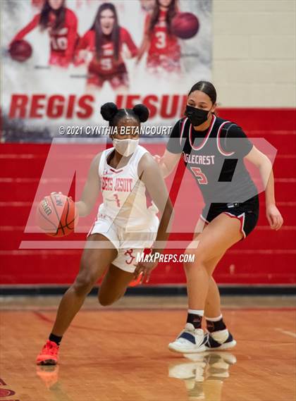 Thumbnail 3 in Regis Jesuit vs Eaglecrest (CHSAA 5A 1st Round Playoff) photogallery.