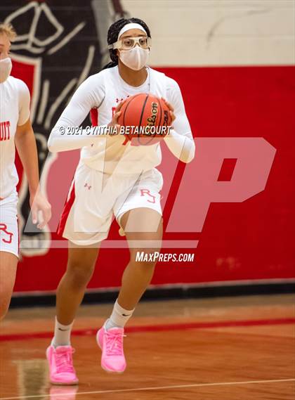 Thumbnail 3 in Regis Jesuit vs Eaglecrest (CHSAA 5A 1st Round Playoff) photogallery.