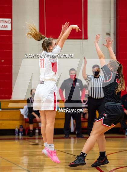 Thumbnail 3 in Regis Jesuit vs Eaglecrest (CHSAA 5A 1st Round Playoff) photogallery.