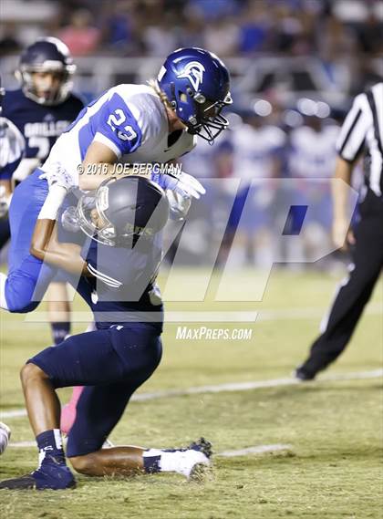 Thumbnail 1 in Frontier @ Bakersfield photogallery.