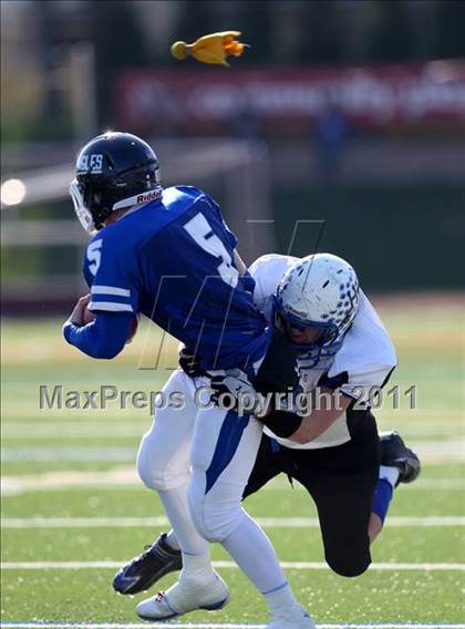 Thumbnail 1 in Hoosick Falls vs. Dobbs Ferry (NYSPHSAA Class C Semifinal) photogallery.