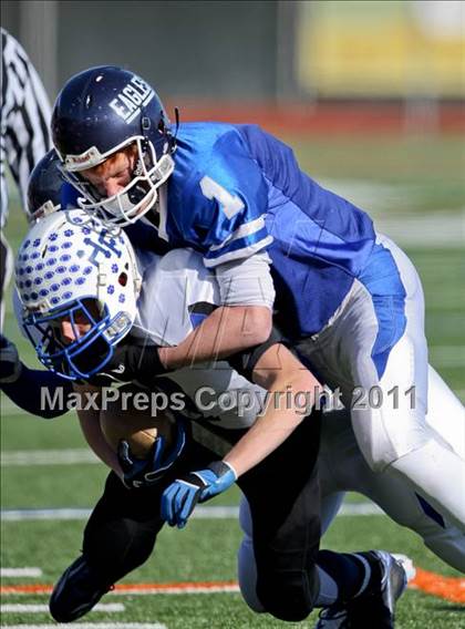 Thumbnail 3 in Hoosick Falls vs. Dobbs Ferry (NYSPHSAA Class C Semifinal) photogallery.