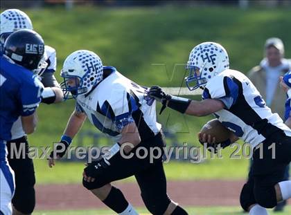 Thumbnail 1 in Hoosick Falls vs. Dobbs Ferry (NYSPHSAA Class C Semifinal) photogallery.