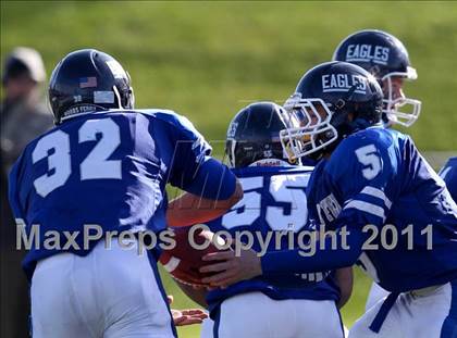 Thumbnail 2 in Hoosick Falls vs. Dobbs Ferry (NYSPHSAA Class C Semifinal) photogallery.