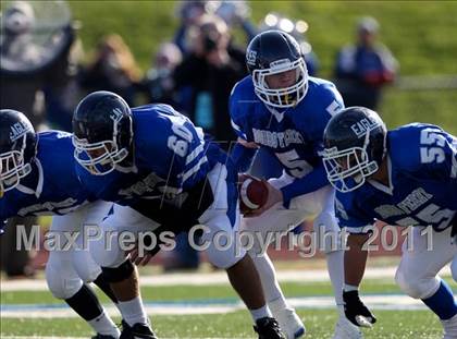 Thumbnail 2 in Hoosick Falls vs. Dobbs Ferry (NYSPHSAA Class C Semifinal) photogallery.