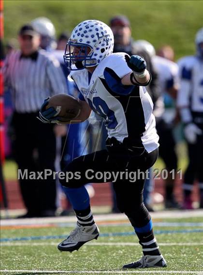 Thumbnail 1 in Hoosick Falls vs. Dobbs Ferry (NYSPHSAA Class C Semifinal) photogallery.