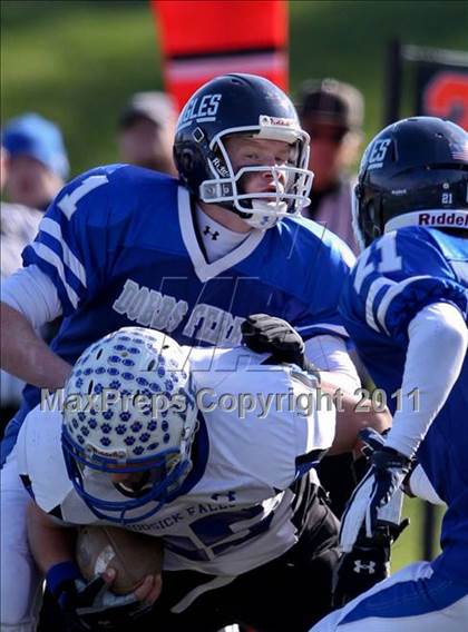 Thumbnail 1 in Hoosick Falls vs. Dobbs Ferry (NYSPHSAA Class C Semifinal) photogallery.