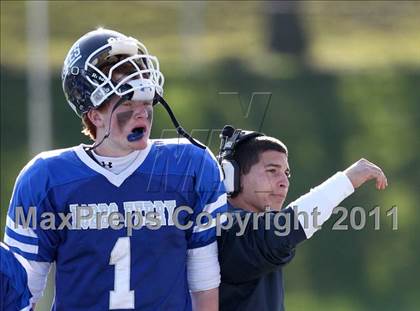 Thumbnail 1 in Hoosick Falls vs. Dobbs Ferry (NYSPHSAA Class C Semifinal) photogallery.