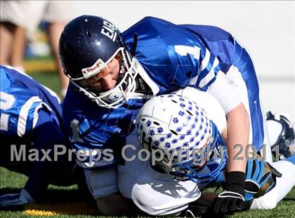 Thumbnail 1 in Hoosick Falls vs. Dobbs Ferry (NYSPHSAA Class C Semifinal) photogallery.