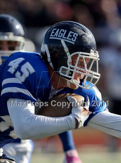 Thumbnail 1 in Hoosick Falls vs. Dobbs Ferry (NYSPHSAA Class C Semifinal) photogallery.