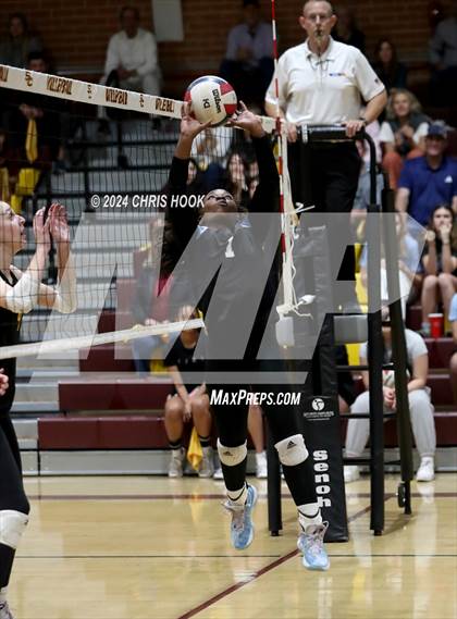 Thumbnail 3 in Estrella Foothills vs. Salpointe Catholic (AIA 4A Semifinal) photogallery.