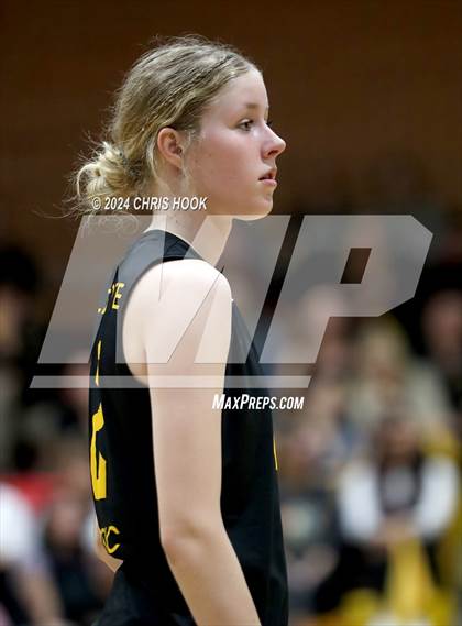 Thumbnail 1 in Estrella Foothills vs. Salpointe Catholic (AIA 4A Semifinal) photogallery.