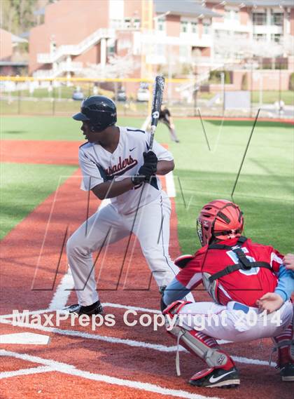 Thumbnail 3 in Chief Sealth @ Eastside Catholic photogallery.