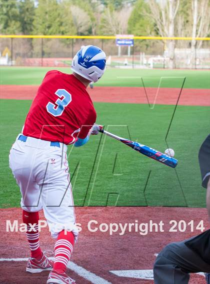 Thumbnail 3 in Chief Sealth @ Eastside Catholic photogallery.