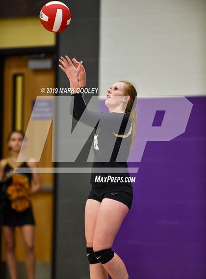 Thumbnail 1 in McGregor vs Groesbeck (UIL 3A Bi-District) photogallery.