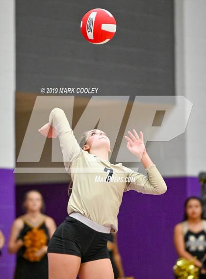 Thumbnail 2 in McGregor vs Groesbeck (UIL 3A Bi-District) photogallery.
