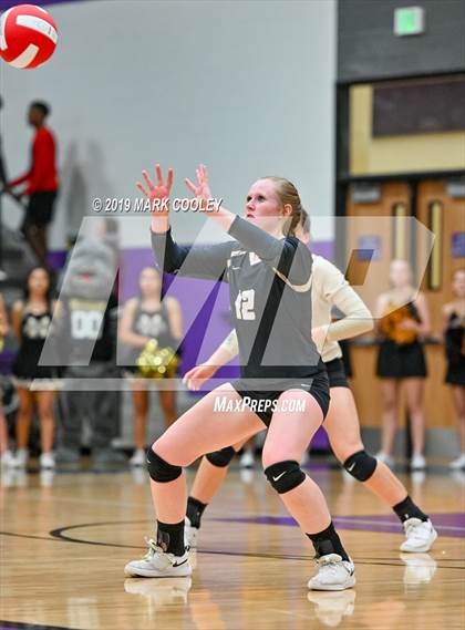 Thumbnail 3 in McGregor vs Groesbeck (UIL 3A Bi-District) photogallery.