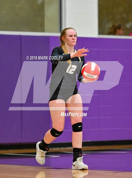 Thumbnail 3 in McGregor vs Groesbeck (UIL 3A Bi-District) photogallery.