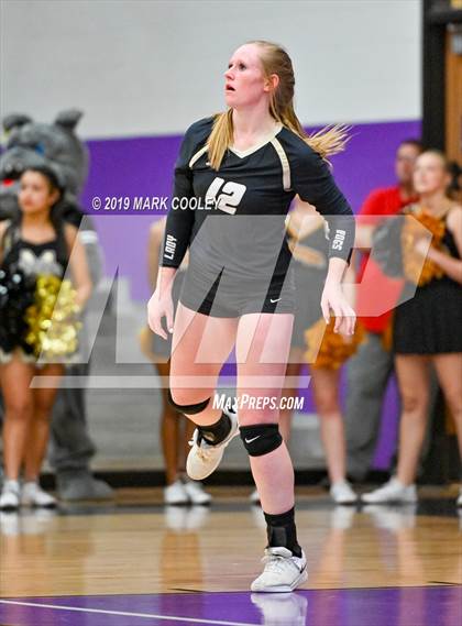 Thumbnail 1 in McGregor vs Groesbeck (UIL 3A Bi-District) photogallery.