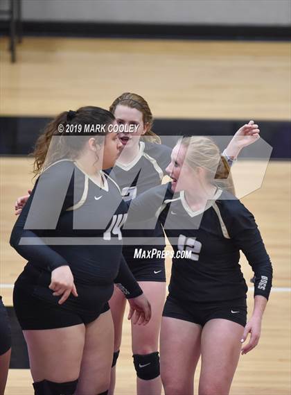 Thumbnail 3 in McGregor vs Groesbeck (UIL 3A Bi-District) photogallery.