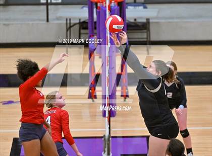Thumbnail 3 in McGregor vs Groesbeck (UIL 3A Bi-District) photogallery.