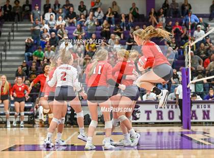 Thumbnail 1 in McGregor vs Groesbeck (UIL 3A Bi-District) photogallery.