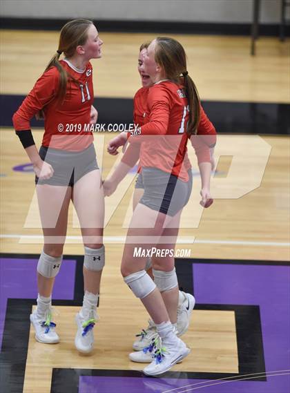 Thumbnail 2 in McGregor vs Groesbeck (UIL 3A Bi-District) photogallery.