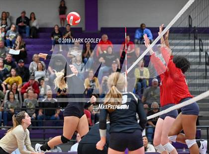 Thumbnail 2 in McGregor vs Groesbeck (UIL 3A Bi-District) photogallery.