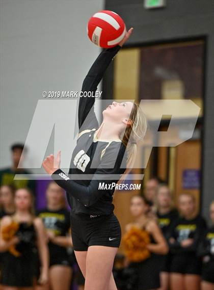 Thumbnail 3 in McGregor vs Groesbeck (UIL 3A Bi-District) photogallery.