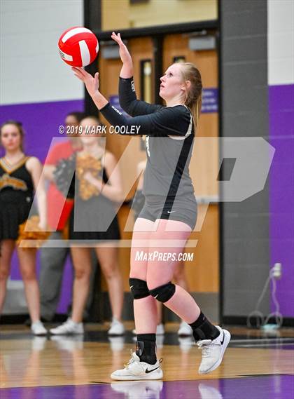 Thumbnail 2 in McGregor vs Groesbeck (UIL 3A Bi-District) photogallery.