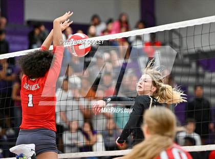 Thumbnail 2 in McGregor vs Groesbeck (UIL 3A Bi-District) photogallery.