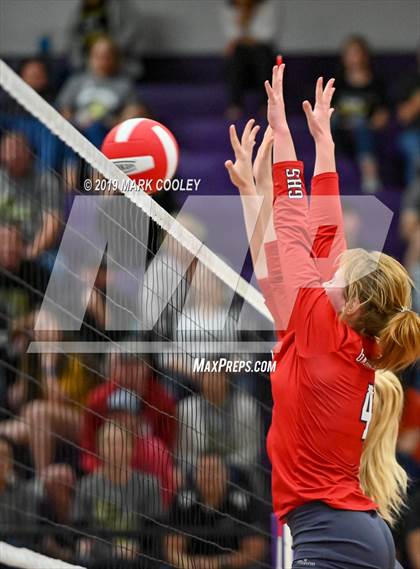 Thumbnail 1 in McGregor vs Groesbeck (UIL 3A Bi-District) photogallery.