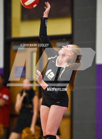 Thumbnail 2 in McGregor vs Groesbeck (UIL 3A Bi-District) photogallery.