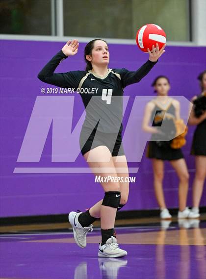 Thumbnail 2 in McGregor vs Groesbeck (UIL 3A Bi-District) photogallery.